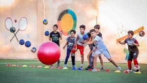 约基奇倒下后，一位故人邪魅一笑