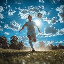 真正意义上的倒钩之王。很多其他球员所谓的倒钩其实...